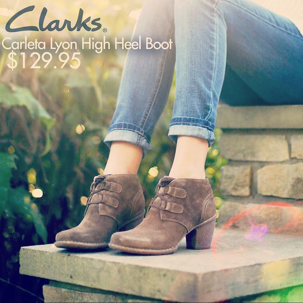 Clark’s Artisan Carleta Lyon Booties 9 - Picture 1 of 8